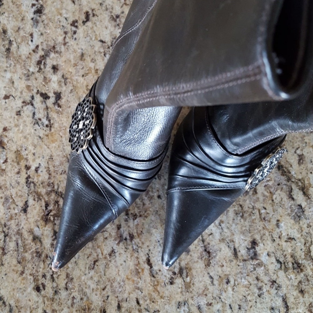 ♥️ Guess Leather Heel Boots - Picture 3 of 7